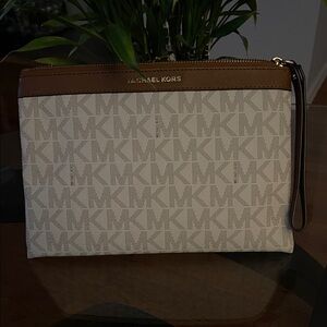 Elegant White and Brown Satchel